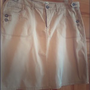 Woman’s Bass skirt